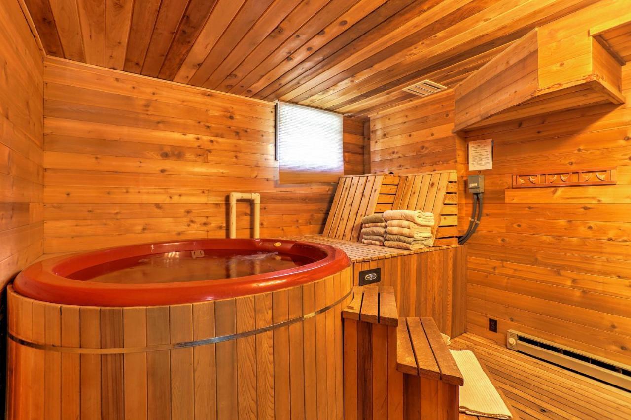 Riverside Winthrop Chalet With Hot Tub And 2 Decks! ภายนอก รูปภาพ